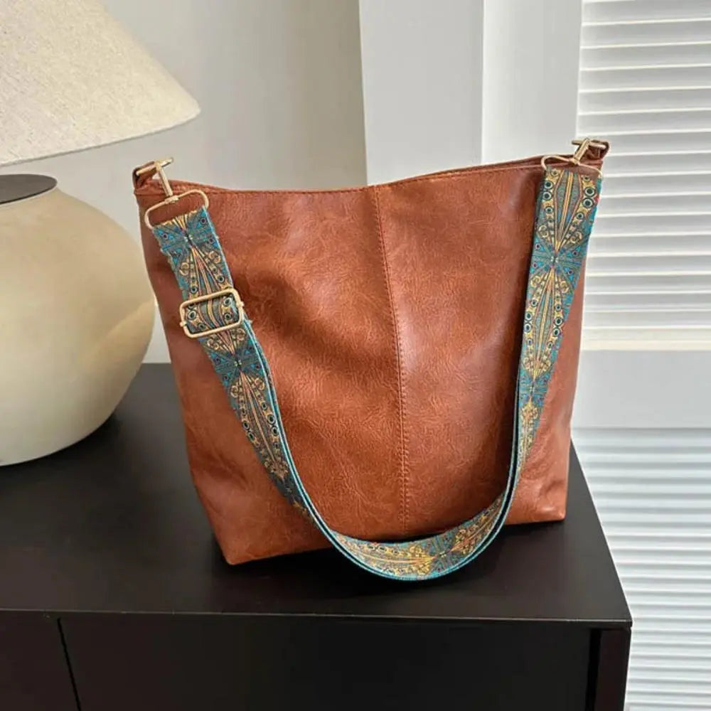 Alexis - Vintage Leather Bucket Bag for Daily Use