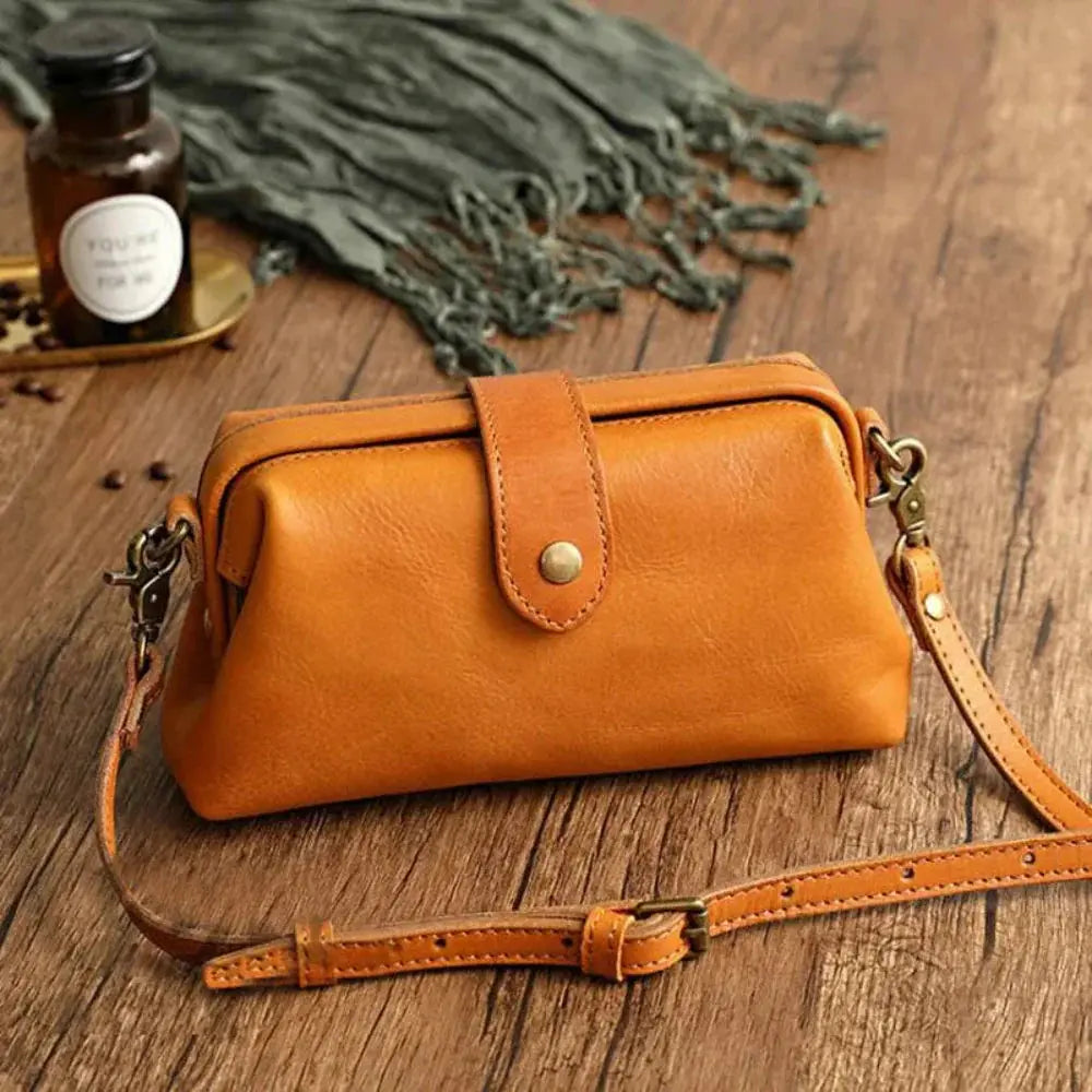 Sarah - Classic Leather Crossbody Bag for Women